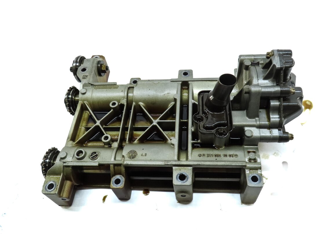Thumbnail 2: 2012 MERCEDES C CLASS (W204) 1.8L TURBO M271 ENGINE OIL PUMP w/ BALANCE SHAFT