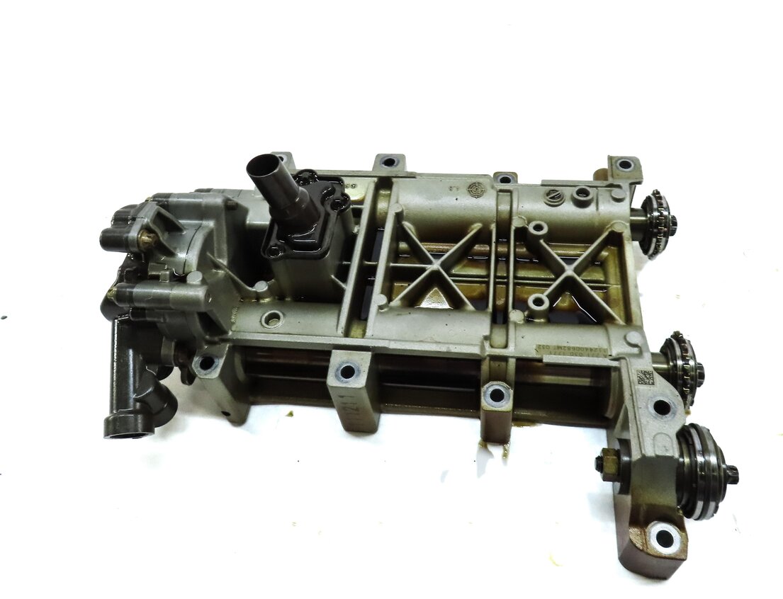 Thumbnail 5: 2012 MERCEDES C CLASS (W204) 1.8L TURBO M271 ENGINE OIL PUMP w/ BALANCE SHAFT