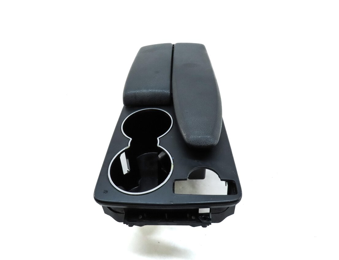 Thumbnail 2: 12-15 MERCEDES C-CLASS (W204) FRONT CENTER CONSOLE ARMREST COMPARTMENT (BLACK)