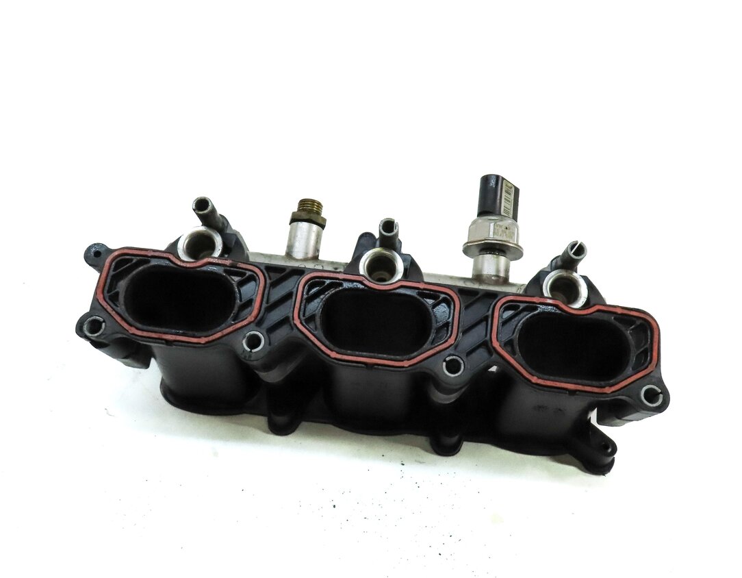 2010 AUDI Q5 (B8 8R) 3.2L CALB FSI ENGINE LEFT LOWER INTAKE MANIFOLD DUFFUSER