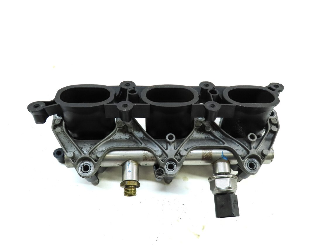 Thumbnail 5: 2010 AUDI Q5 (B8 8R) 3.2L CALB FSI ENGINE LEFT LOWER INTAKE MANIFOLD DUFFUSER