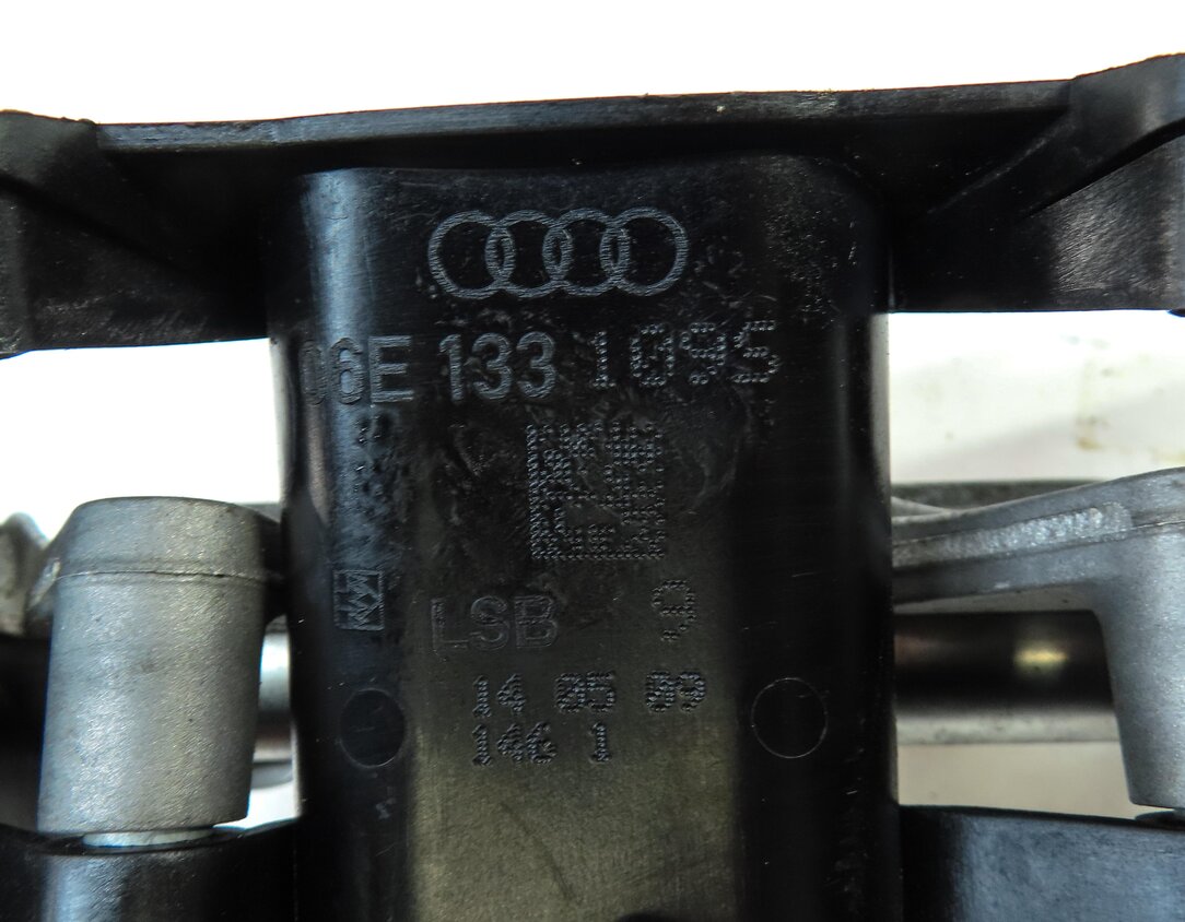 Thumbnail 6: 2010 AUDI Q5 (B8 8R) 3.2L CALB FSI ENGINE LEFT LOWER INTAKE MANIFOLD DUFFUSER