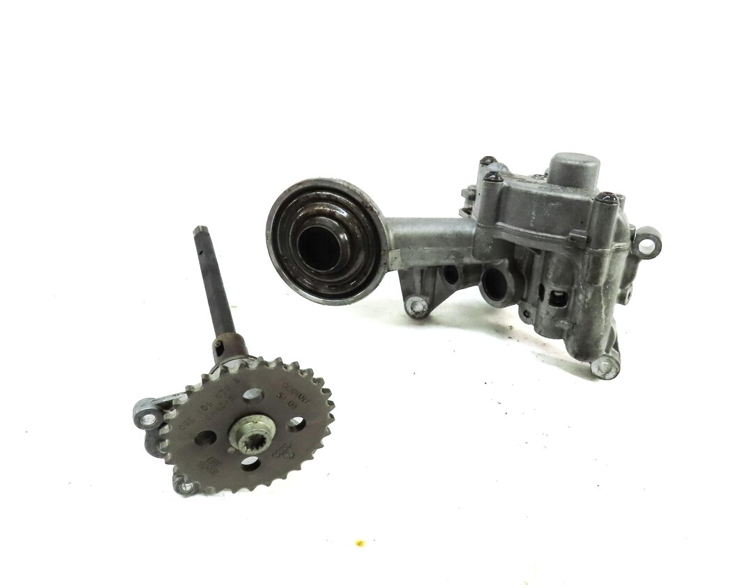 Thumbnail 2: 2010 AUDI Q5 (B8 8R) 3.2L CALB FSI ENGINE OIL PUMP w/ SPROCKET