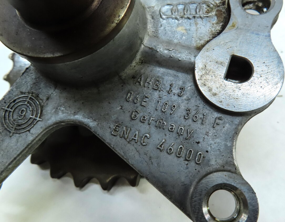 Thumbnail 6: 2010 AUDI Q5 (B8 8R) 3.2L CALB FSI ENGINE OIL PUMP w/ SPROCKET