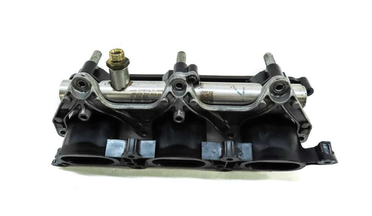 Thumbnail 3: 2010 AUDI Q5 (B8 8R) 3.2L CALB FSI ENGINE RIGHT LOWER INTAKE MANIFOLD DUFFUSER