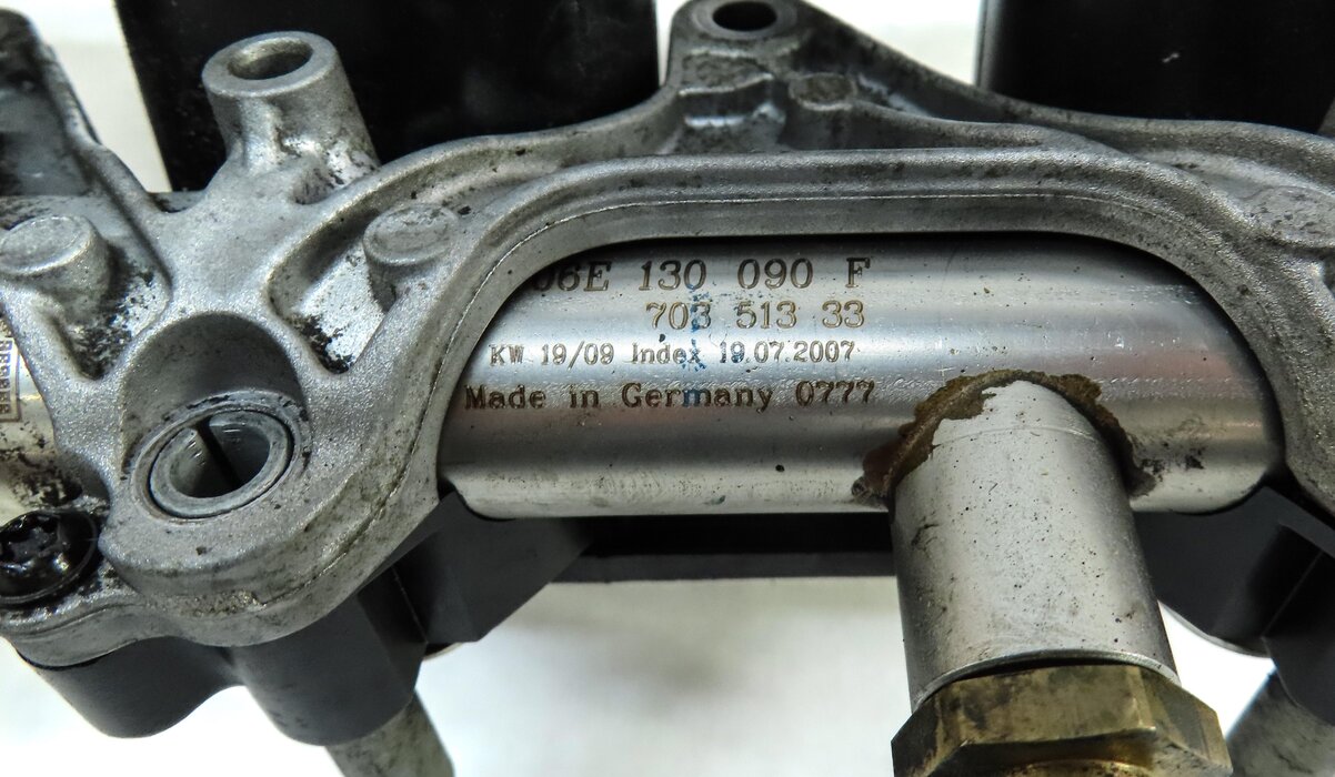 Thumbnail 6: 2010 AUDI Q5 (B8 8R) 3.2L CALB FSI ENGINE RIGHT LOWER INTAKE MANIFOLD DUFFUSER