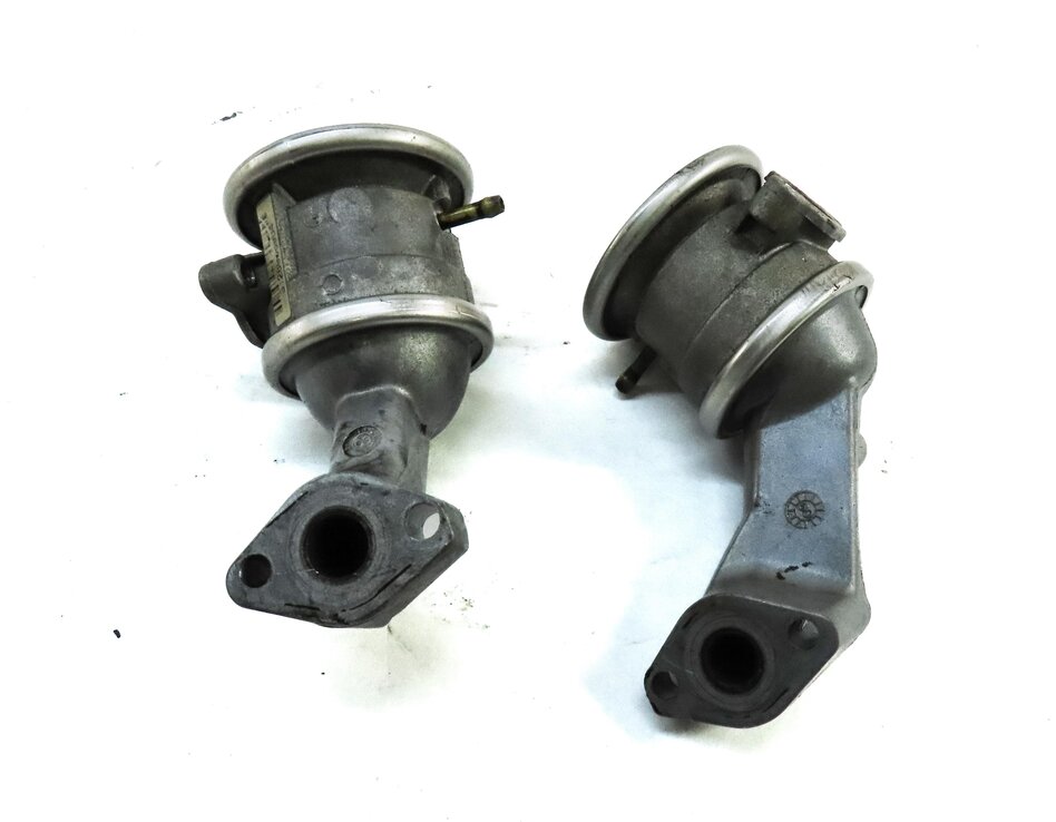 Thumbnail 3: 2010 AUDI Q5 (B8 8R) 3.2L CALB ENGINE LEFT & RIGHT AIR CHECK VALVE SET-2