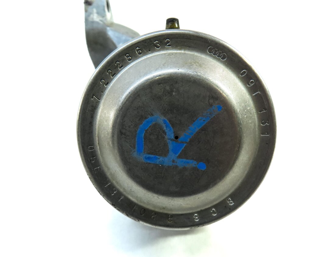 Thumbnail 6: 2010 AUDI Q5 (B8 8R) 3.2L CALB ENGINE LEFT & RIGHT AIR CHECK VALVE SET-2