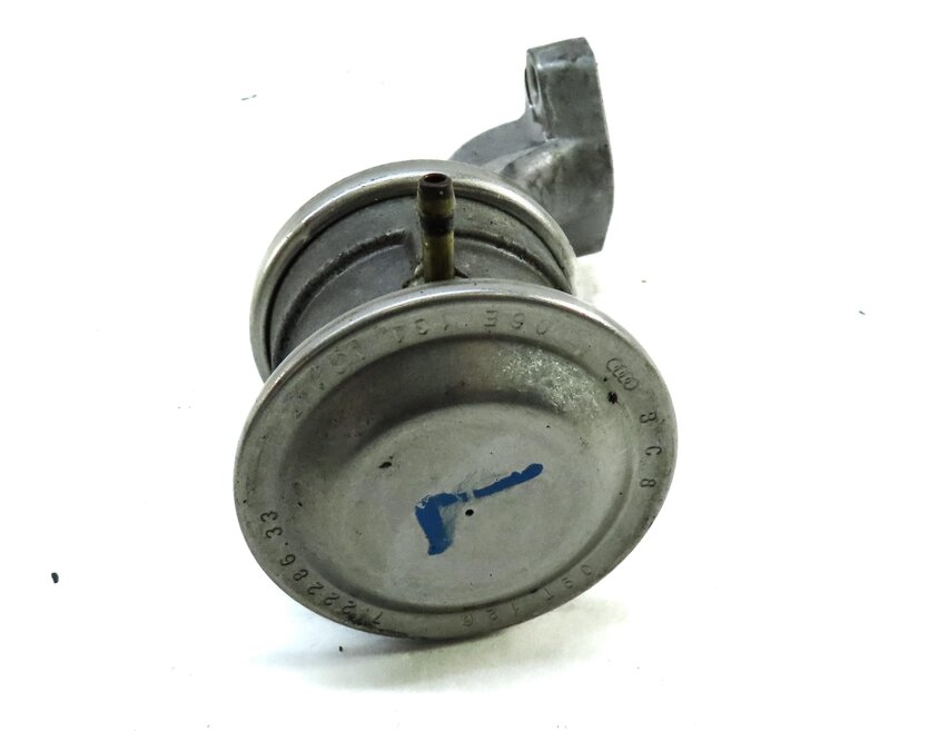 Thumbnail 8: 2010 AUDI Q5 (B8 8R) 3.2L CALB ENGINE LEFT & RIGHT AIR CHECK VALVE SET-2
