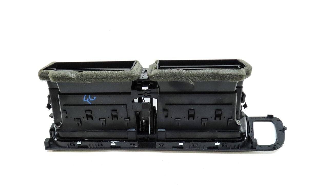 Thumbnail 4: 2010 AUDI Q5 (B8 8R) FRONT CENTER DASH HEATER A/C AIR VENT