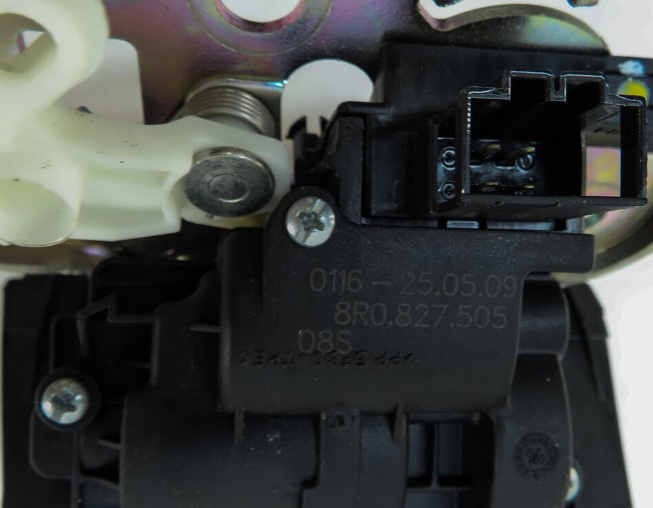 Thumbnail 6: 2010 AUDI Q5 (B8 8R) REAR TRUNK LOCK LATCH ACTUATOR