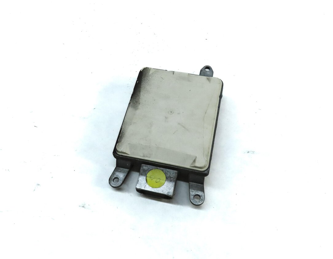 2009-2012 AUDI Q5 (B8 8R) BLIND SPOT RADAR SENSOR CONTROL MODULE (MASTER)