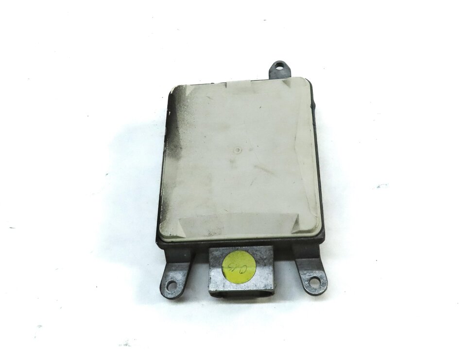 Thumbnail 2: 2009-2012 AUDI Q5 (B8 8R) BLIND SPOT RADAR SENSOR CONTROL MODULE (MASTER)