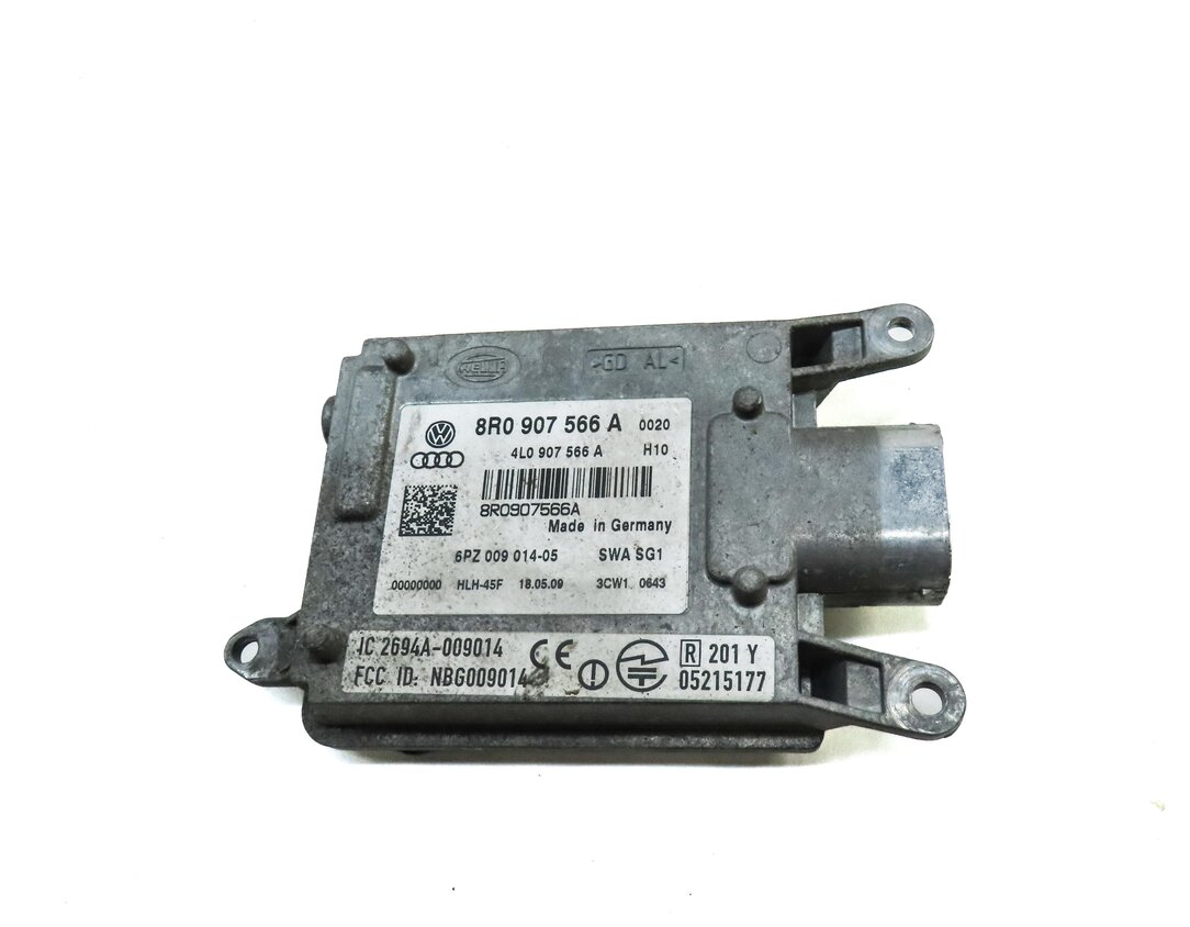 Thumbnail 4: 2009-2012 AUDI Q5 (B8 8R) BLIND SPOT RADAR SENSOR CONTROL MODULE (MASTER)