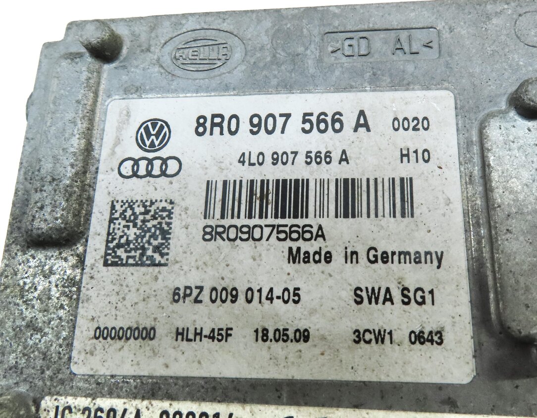 Thumbnail 5: 2009-2012 AUDI Q5 (B8 8R) BLIND SPOT RADAR SENSOR CONTROL MODULE (MASTER)