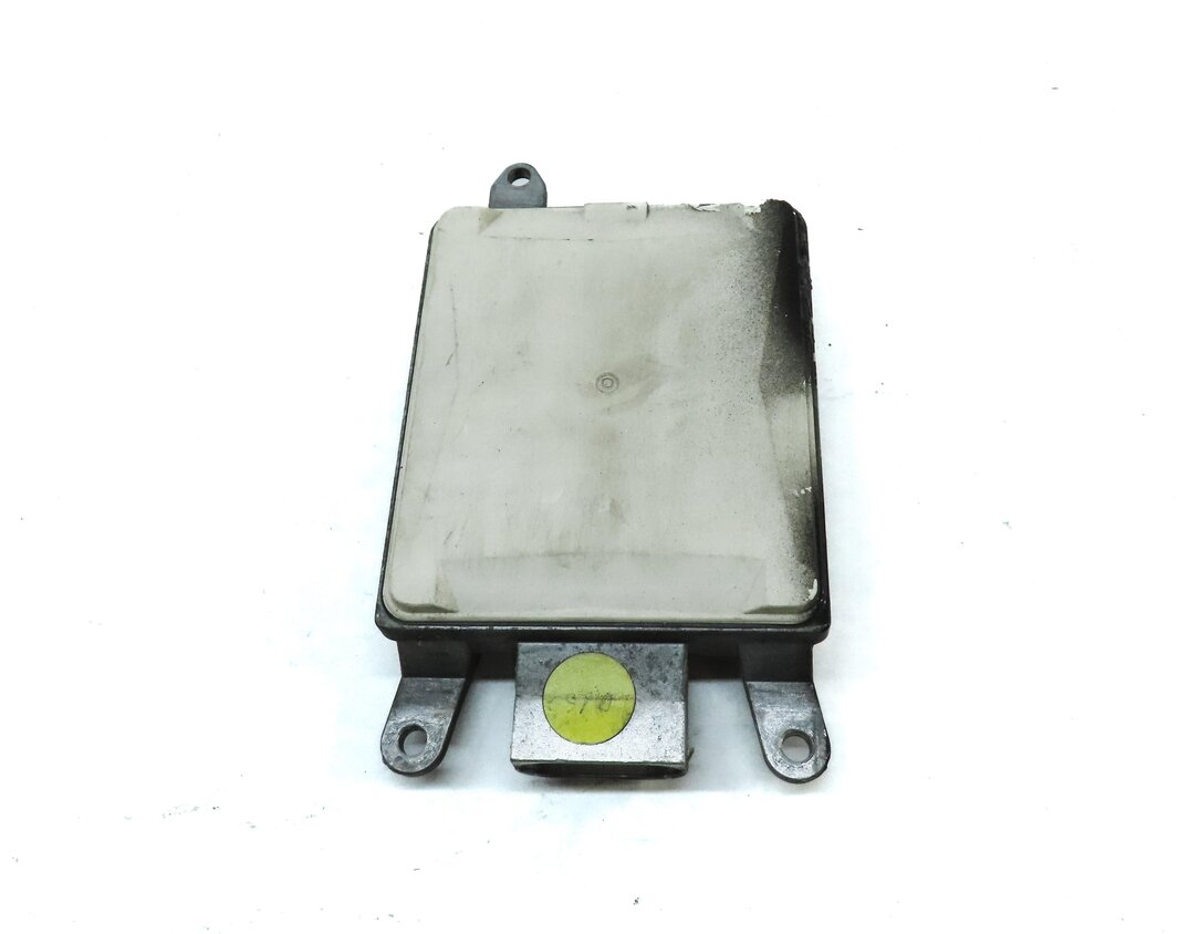 Thumbnail 2: 2009-2012 AUDI Q5 (B8 8R) BLIND SPOT RADAR SENSOR CONTROL MODULE (SLAVE)