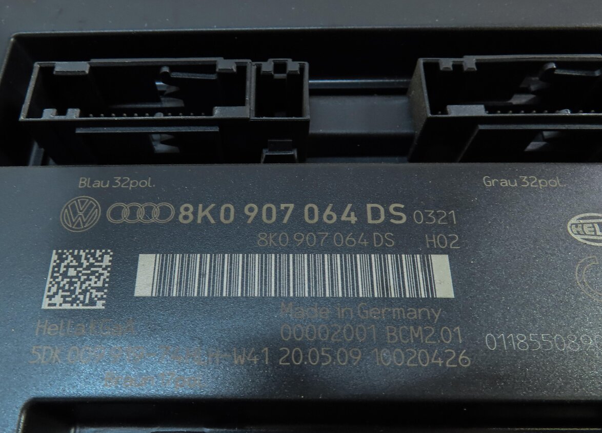Thumbnail 6: 2010 AUDI Q5 (B8 8R) 3.2L CALB ENGINE ECM BCM GATEWAY IMMOBILIZER MODULE KEY SET
