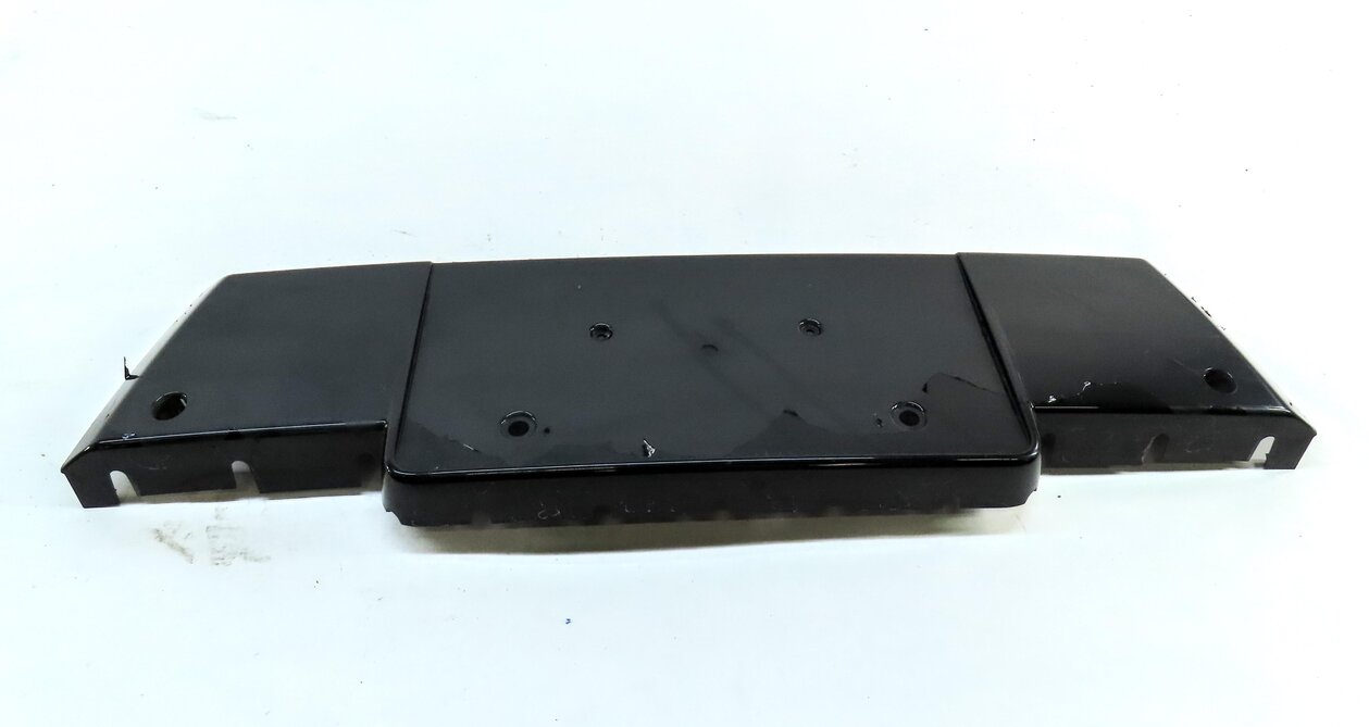 Thumbnail 3: 2010 AUDI Q5 (B8 8R) FRONT GRILLE LICENSE PLATE BASE MOUNT RETAINER BRACKET