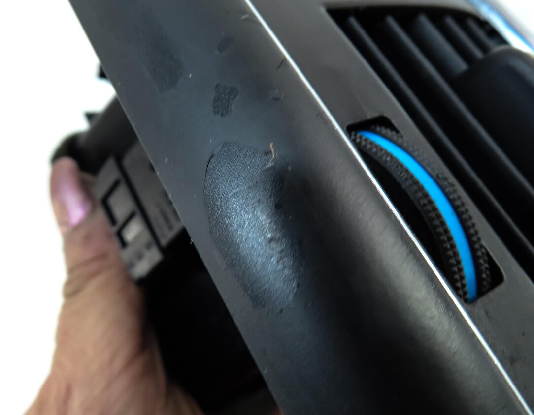 Thumbnail 6: 2010 AUDI Q5 (B8 8R) REAR CENTER CONSOLE HEATER A/C AIR VENT