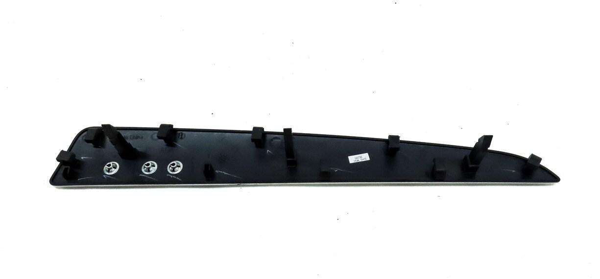 Thumbnail 3: 2010 AUDI Q5 (B8 8R) FRONT RIGHT PASSENGER DASH TRIM PANEL (BRUSHED ALUMINUM)