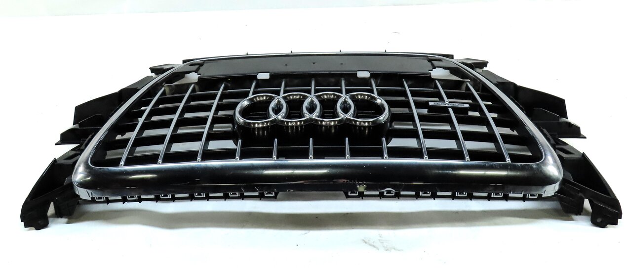 Thumbnail 3: 2009-2012 AUDI Q5 (B8 8R) V6 FRONT UPPER HOOD CENTER GRILLE VENT TRIM (BLACK)