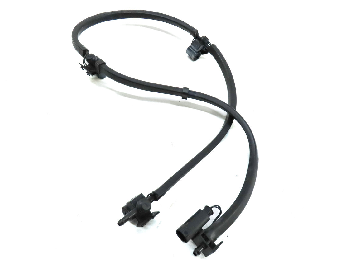 Thumbnail 5: 2018 BMW X5 (F15) FRONT WINDSHIELD WIPER SPRAY NOZZLES SET 2 AND RUBBER HOSE
