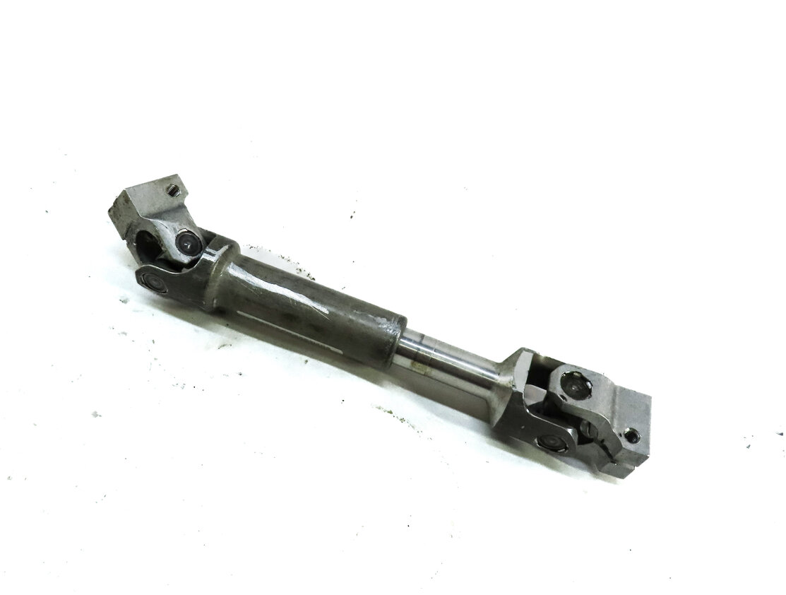 2014 BMW X5 (F15) STEERING COLUMN LOWER U-JOINT SWIVEL SHAFT