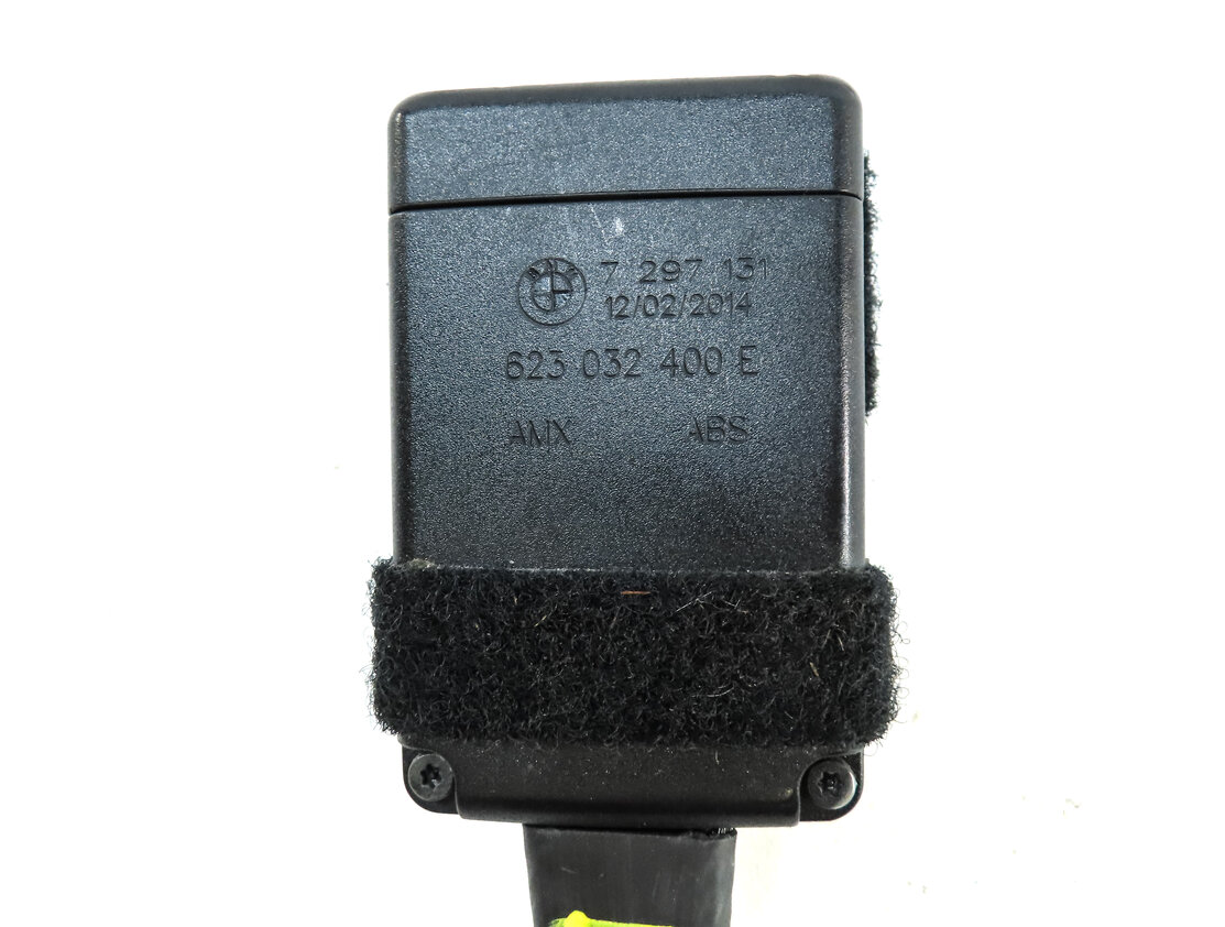 Thumbnail 6: 14-19 BMW X5 X6 X5M (F15 F16 F85 F86) FRONT LEFT DRIVER SEATBELT BUCKLE RECEIVER