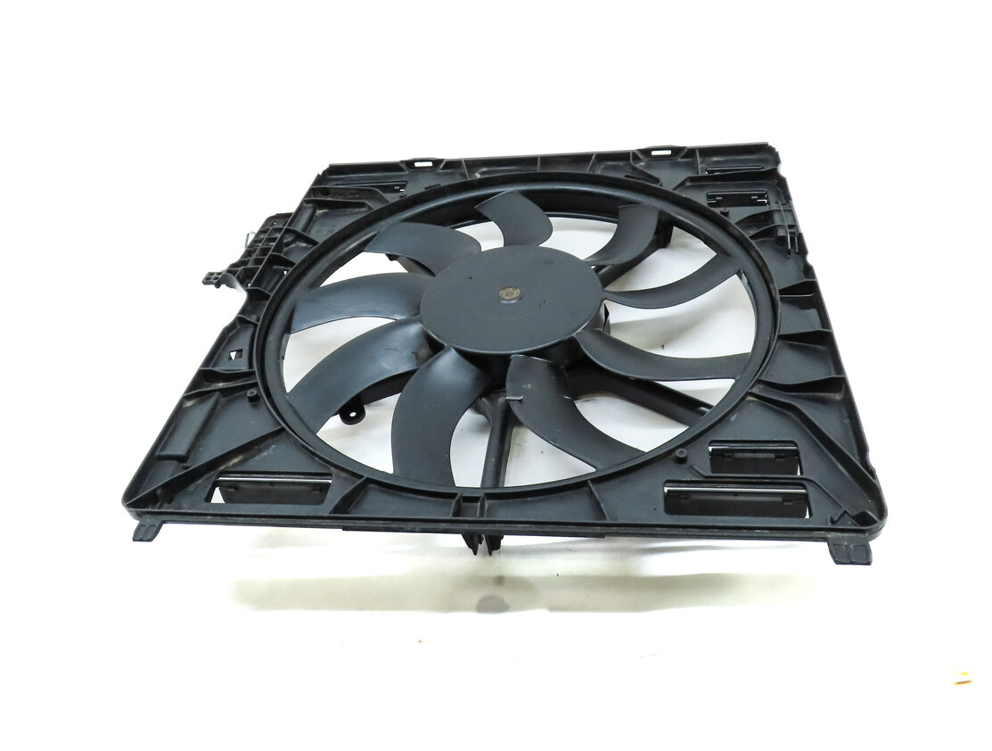 Thumbnail 2: 14-19 BMW X5 X6 (F15 F16) 4.4L N63 TURBO 850 WATT RADIATOR FAN & SHROUD ASSEMBLY