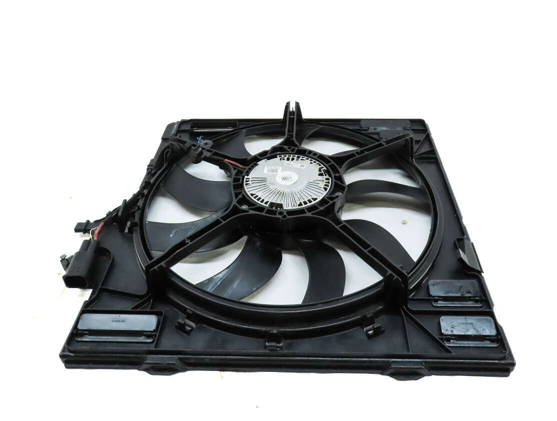 Thumbnail 5: 14-19 BMW X5 X6 (F15 F16) 4.4L N63 TURBO 850 WATT RADIATOR FAN & SHROUD ASSEMBLY