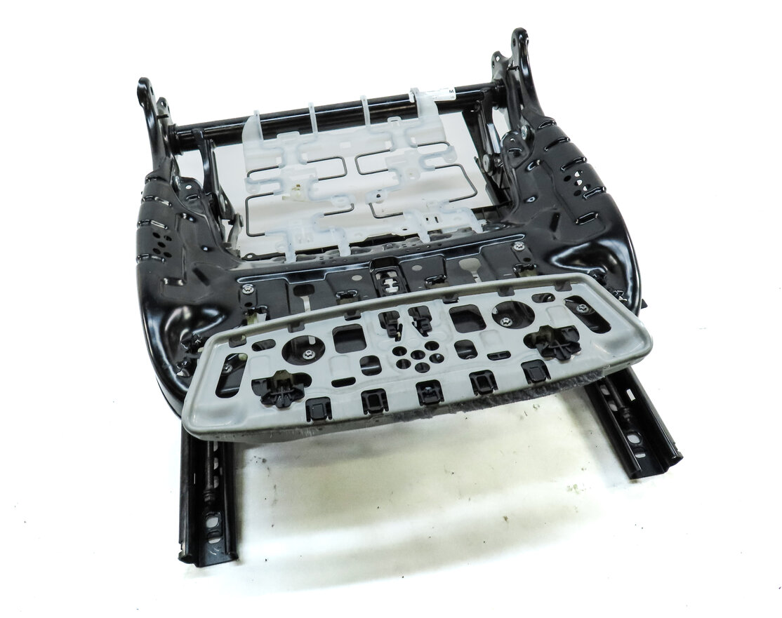 2014 BMW X5 (F15) FRONT LEFT DRIVER SEAT TRACK WITH ADJUST MOTORS