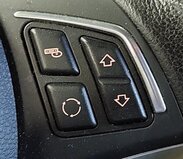 Thumbnail 3: 06-15 BMW 1 3 X1 SERIES (E84 E87 E90) 3 SPOKE SPORT STEERING WHEEL w/ SWITCHES