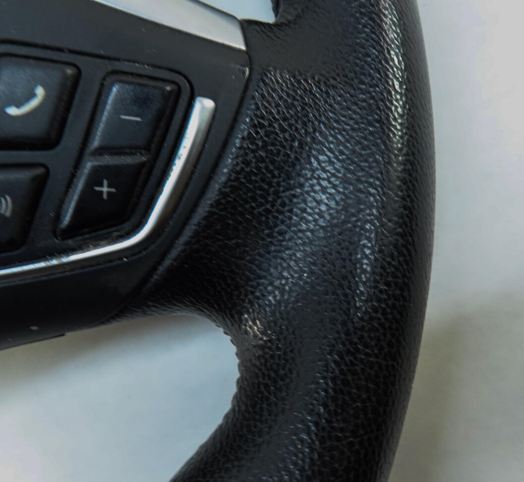 Thumbnail 8: 06-15 BMW 1 3 X1 SERIES (E84 E87 E90) 3 SPOKE SPORT STEERING WHEEL w/ SWITCHES