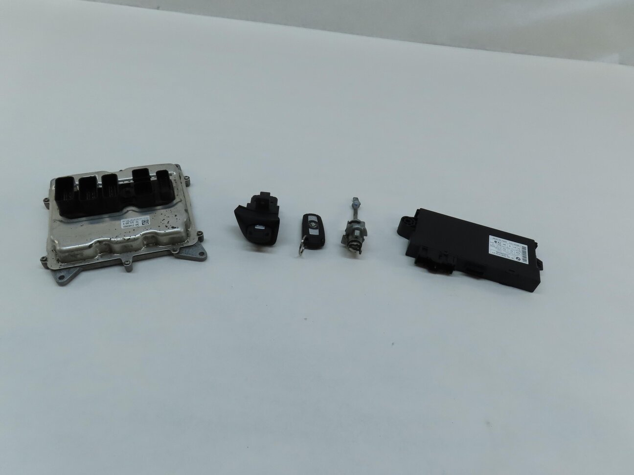 Thumbnail 2: 13-16 BMW X1 Z4 E84 E89 2.0L N20 TURBO ECM DME CAS 3 IMMOBILIZER MODULE KEY SET