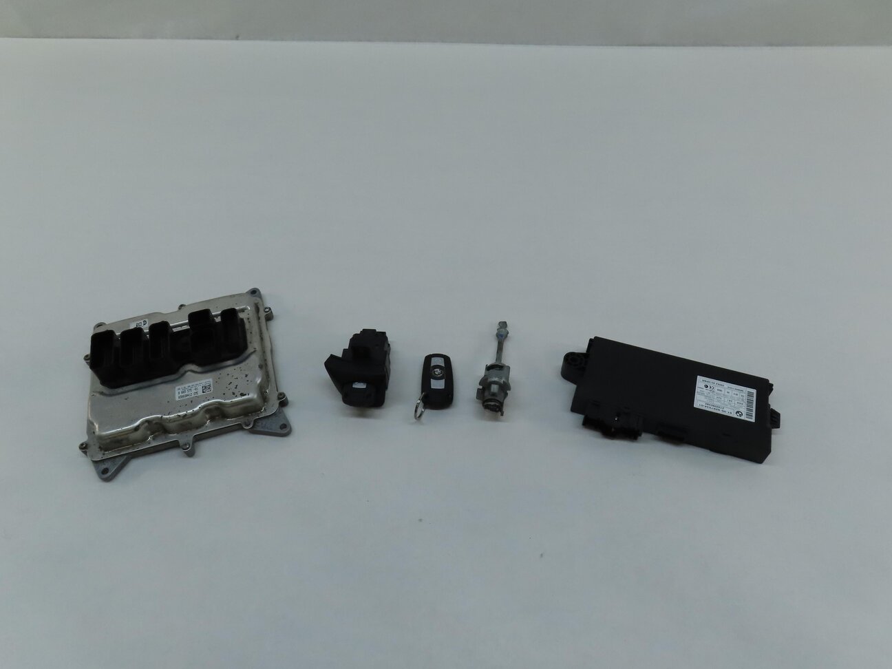 Thumbnail 4: 13-16 BMW X1 Z4 E84 E89 2.0L N20 TURBO ECM DME CAS 3 IMMOBILIZER MODULE KEY SET
