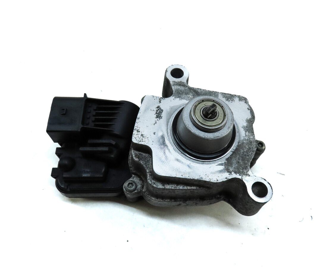 Thumbnail 2: 2011-2014 BMW X1 X5 X6 (E70 E71 E84) FRONT TRANSFER CASE ELECTRIC SHIFT MOTOR