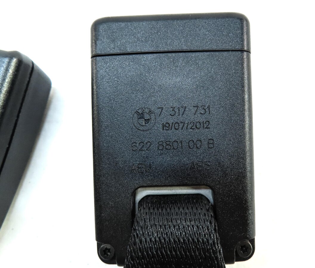 Thumbnail 5: 2013 BMW X1 (E84) REAR LEFT CENTER & RIGHT SEATBELT BUCKLE RECEIVER 7317708