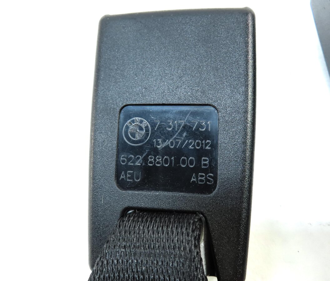 Thumbnail 6: 2013 BMW X1 (E84) REAR LEFT CENTER & RIGHT SEATBELT BUCKLE RECEIVER 7317708