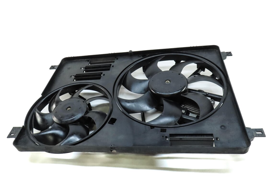 Thumbnail 2: 12-17 LR2 DISCOVERY SPORT RANGE ROVER EVOQUE (L538 L550) RADIATOR COOLING FAN