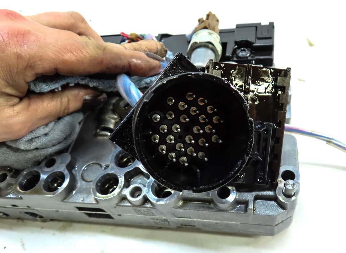 Thumbnail 4: 2014-2017 RANGE ROVER EVOQUE DISCOVERY SPORT (L538 L550) TRANSMISSION VALVE BODY