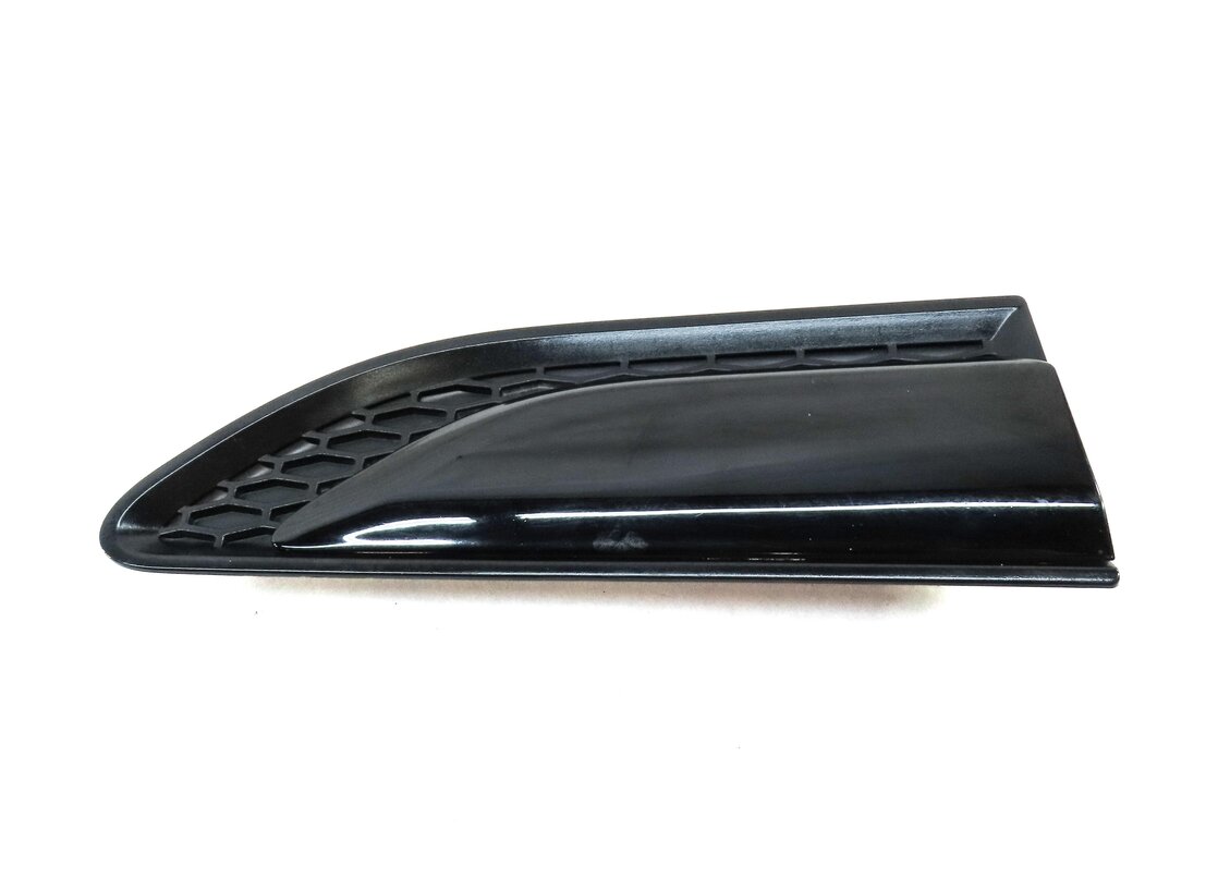 Thumbnail 3: 2016 LAND ROVER DISCOVERY SPORT (L550) FRONT RIGHT FENDER AIR VENT TRIM (BLACK)