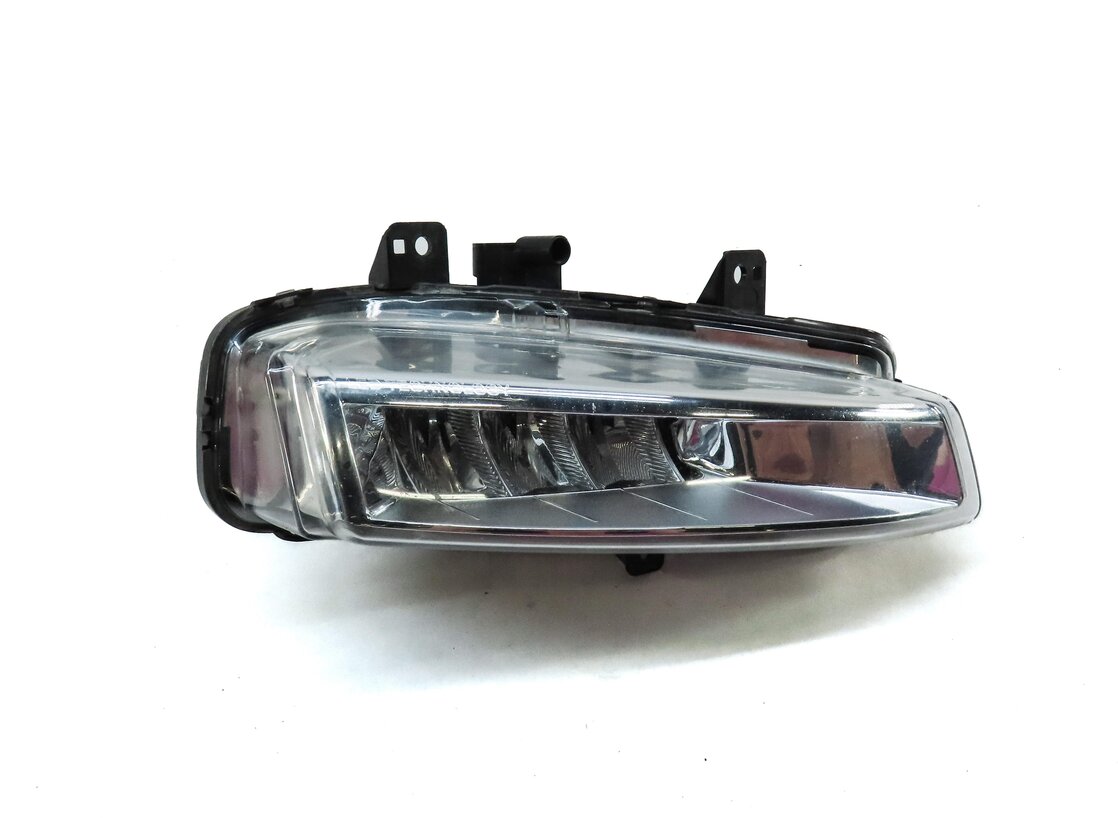 Thumbnail 2: 2015-2019 LAND ROVER DISCOVERY SPORT (L550) RIGHT FOGLIGHT FOG LIGHT LAMP (LED)