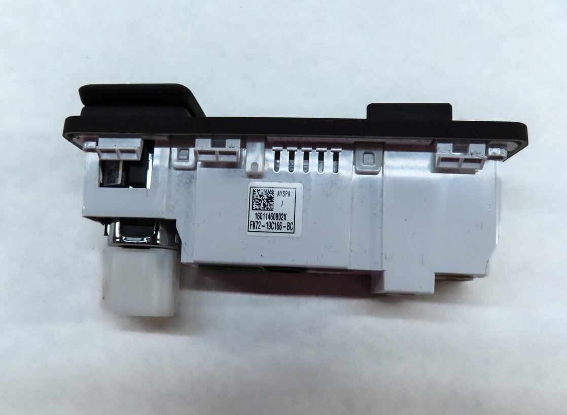 Thumbnail 7: 2016 LAND ROVER DISCOVERY SPORT (L550) AUXILIARY AUX USB NAV INPUT JACK PANEL