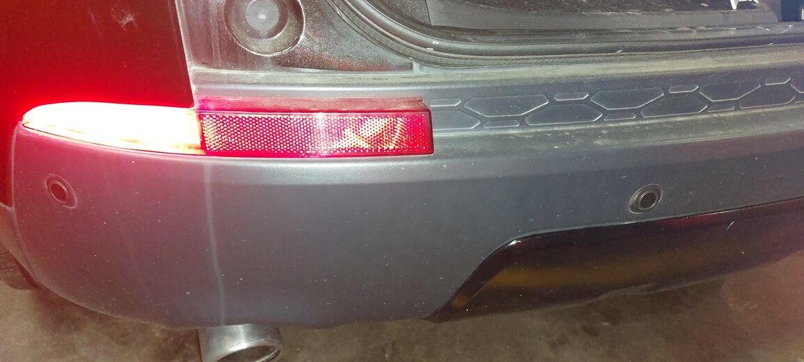 Thumbnail 2: 15-19 LAND ROVER DISCOVERY SPORT (L550) LEFT REAR BUMPER TAILLIGHT LIGHT LAMP
