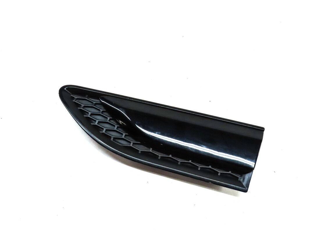 2016 LAND ROVER DISCOVERY SPORT (L550) FRONT LEFT FENDER AIR VENT TRIM (BLACK)