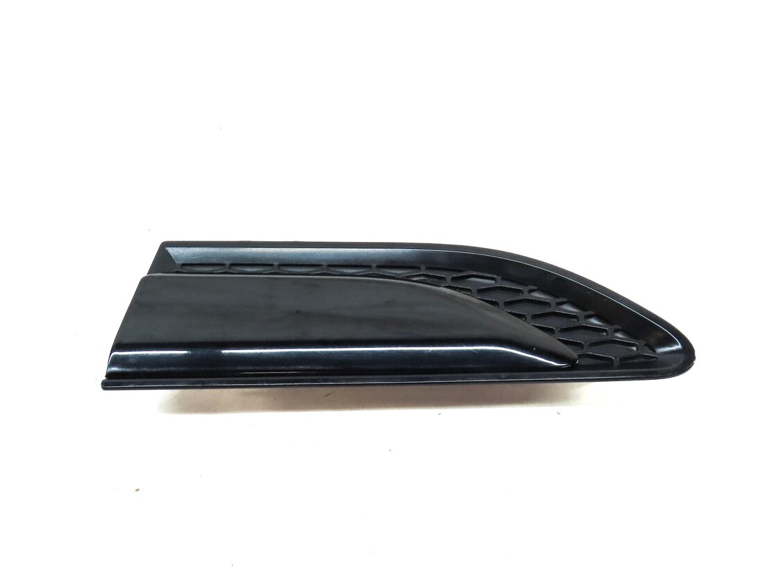 Thumbnail 3: 2016 LAND ROVER DISCOVERY SPORT (L550) FRONT LEFT FENDER AIR VENT TRIM (BLACK)