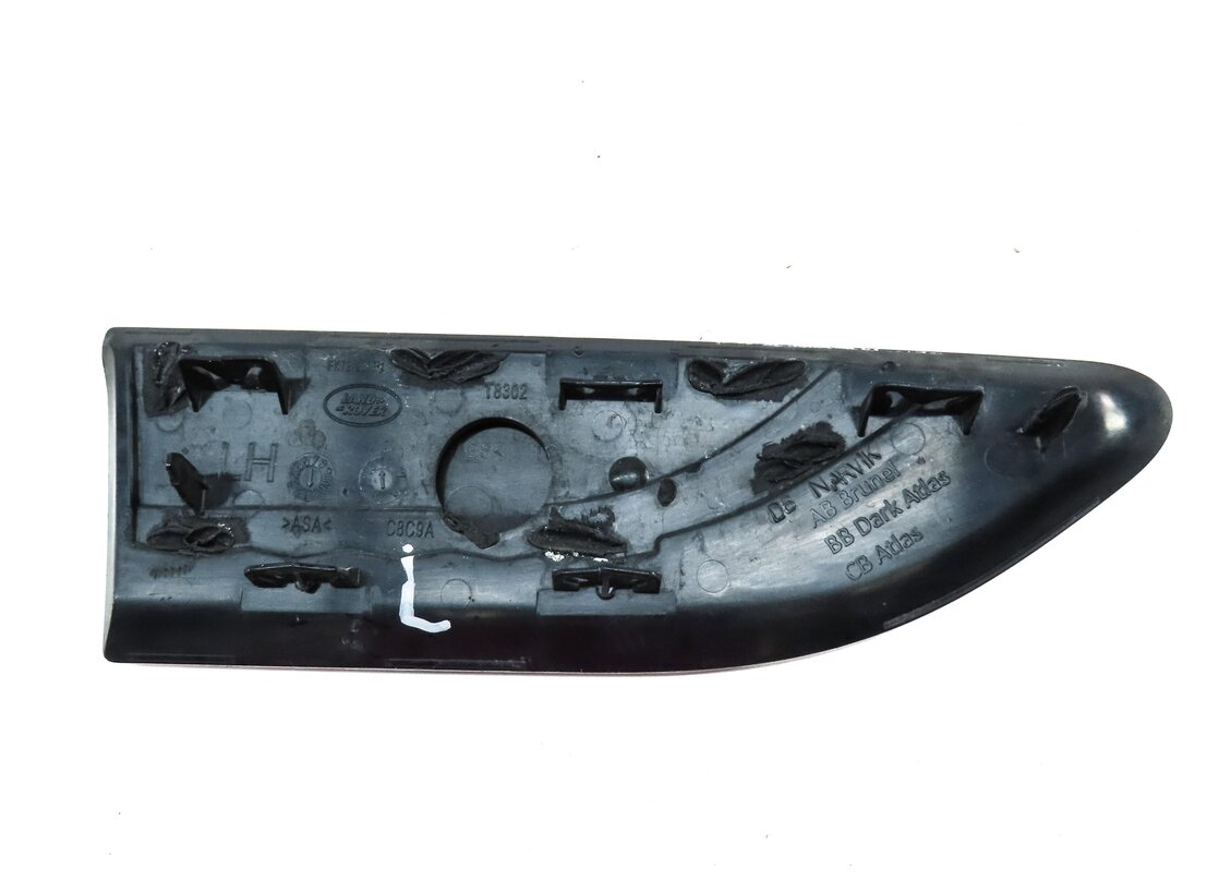 Thumbnail 4: 2016 LAND ROVER DISCOVERY SPORT (L550) FRONT LEFT FENDER AIR VENT TRIM (BLACK)