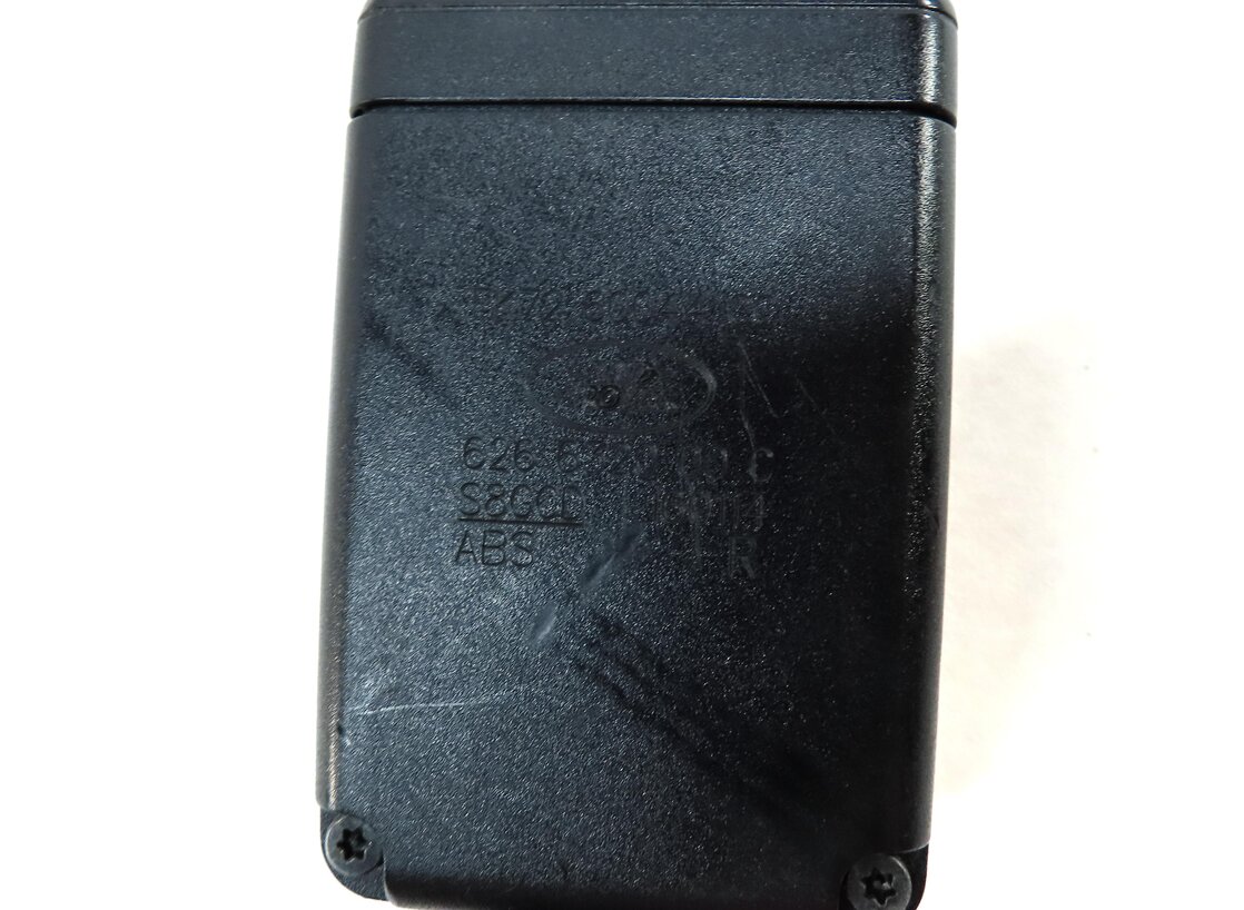 Thumbnail 5: 2016 LAND ROVER DISCOVERY SPORT L550 REAR RIGHT 2ND ROW SEATBELT BUCKLE RECEIVER