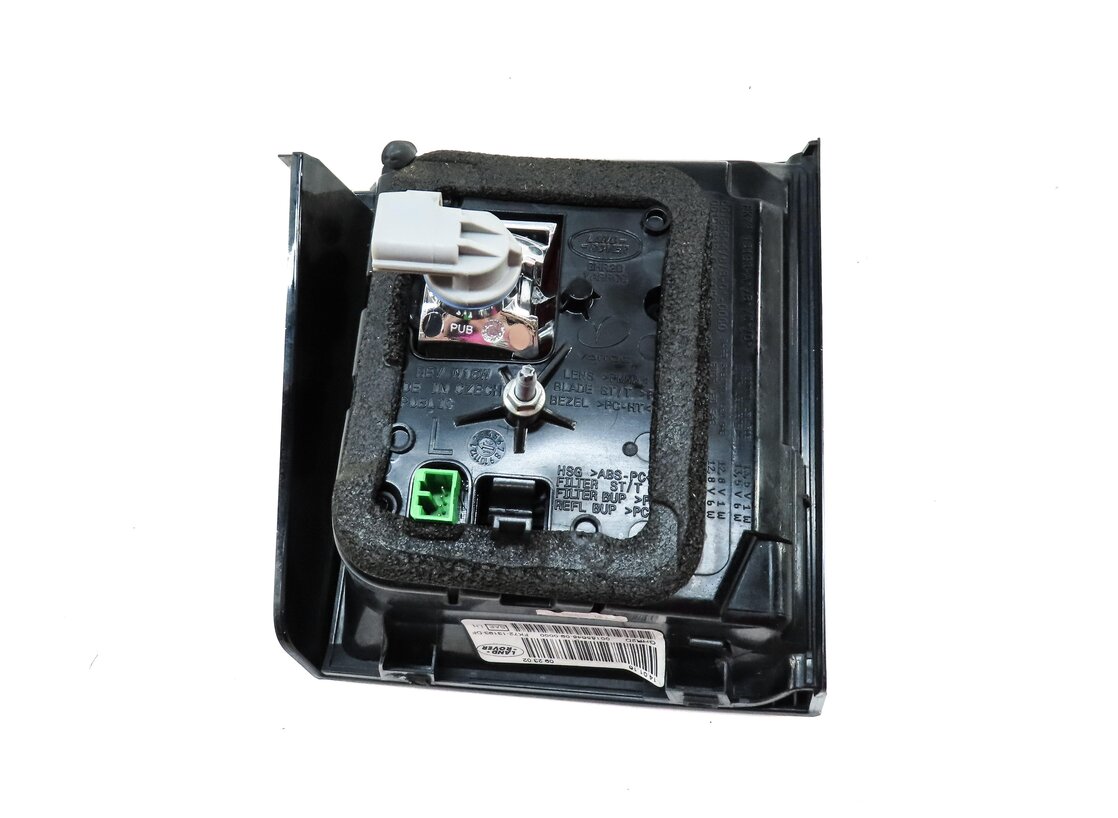 Thumbnail 4: 2015-2019 LAND ROVER DISCOVERY SPORT (L550) LEFT REAR INNER TAILLIGHT LIGHT LAMP
