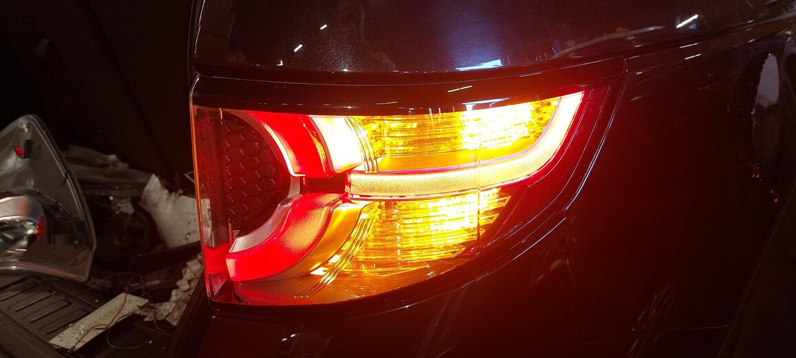 Thumbnail 2: 15-19 LAND ROVER DISCOVERY SPORT (L550) RIGHT REAR TAILLIGHT BRAKE LIGHT LAMP